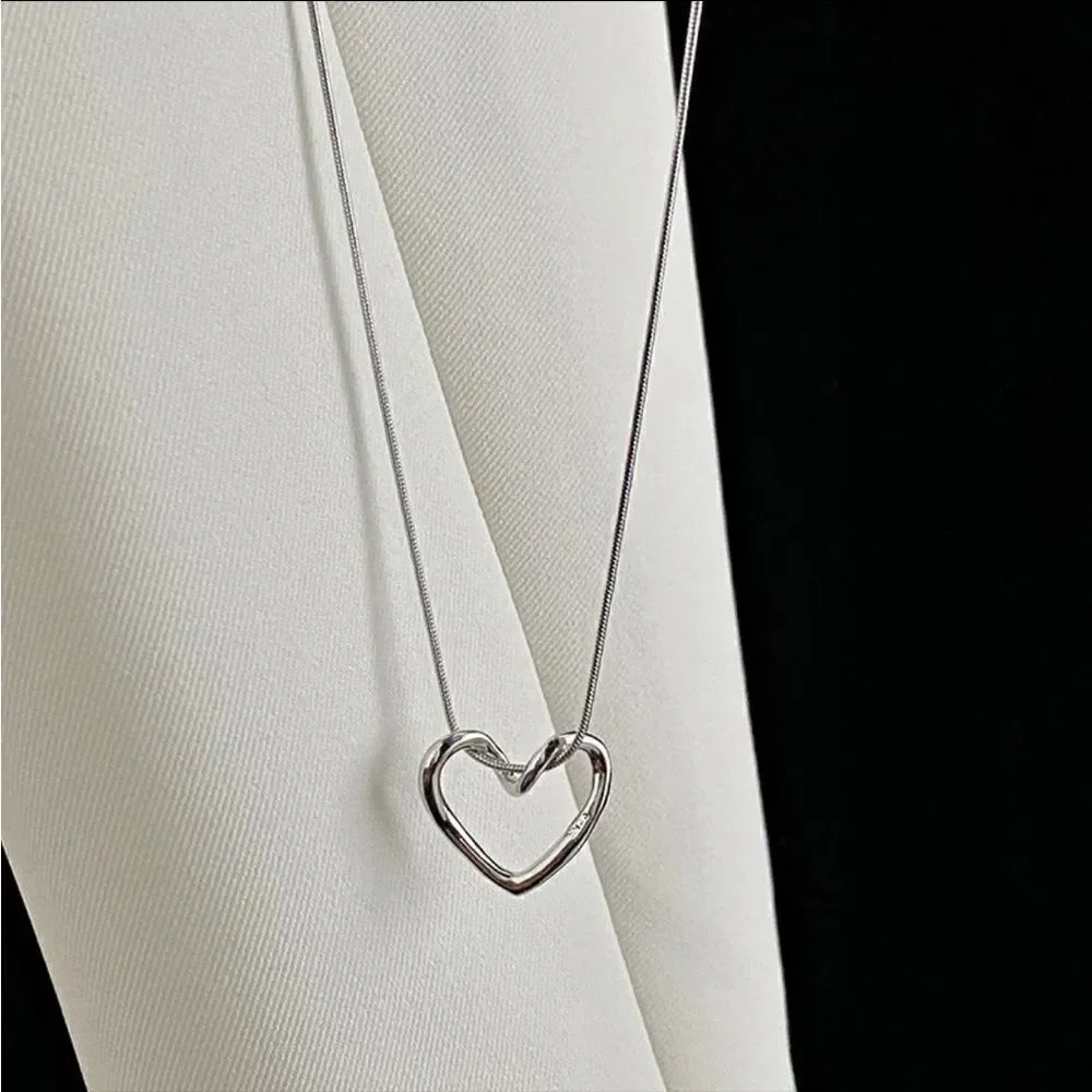 The Simplicity Heart pendant necklace in stainless steel